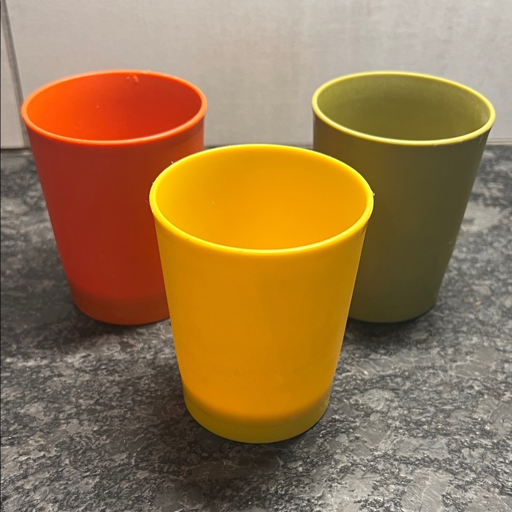 Set of Three Vintage Tupperware Colorful plastic Cups. 6 oz